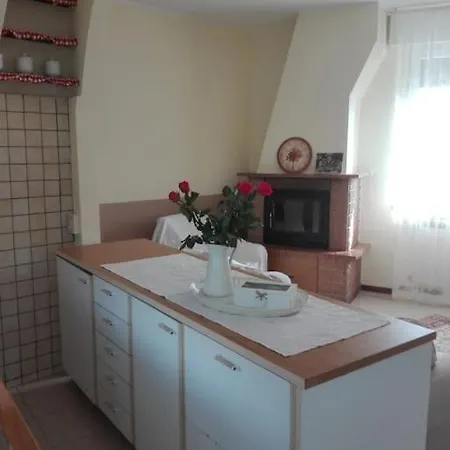 Ildi's Apartment *